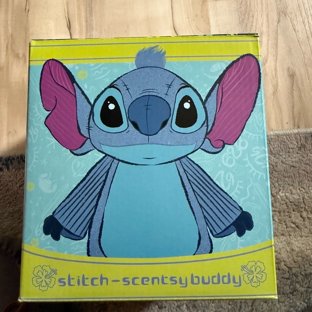 Scentsy Stitch Buddy with original opened 626 fragrance bag